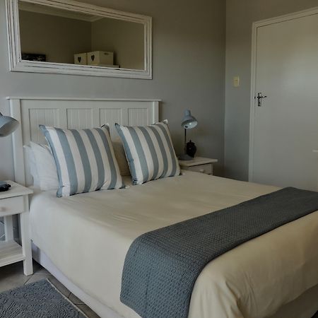 La Mer Guesthouse Port Elizabeth Bagian luar foto