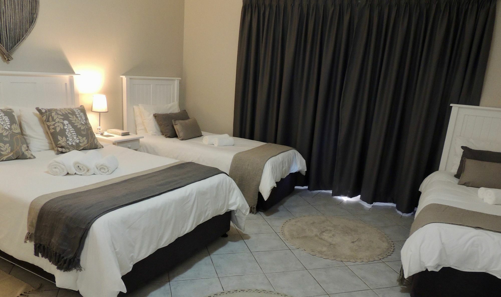 La Mer Guesthouse Port Elizabeth Bagian luar foto