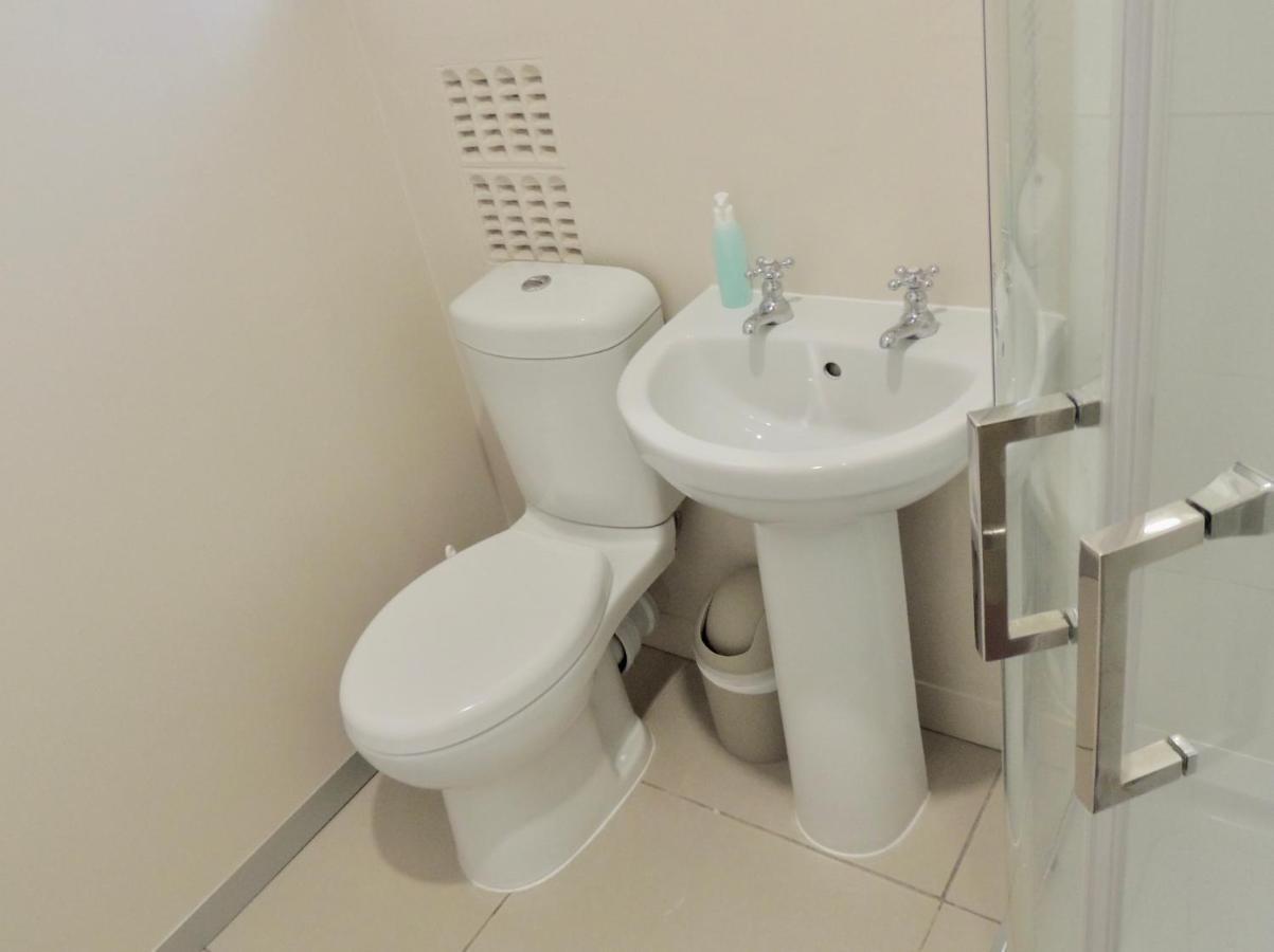 La Mer Guesthouse Port Elizabeth Bagian luar foto